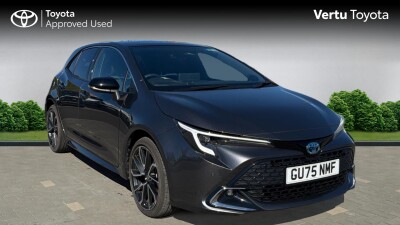 2025 COROLLA 2.0 HYBRID 178 EXCEL 5DR CVT HYBRID HATCHBACK 1,588 MI 2025 REG... photo